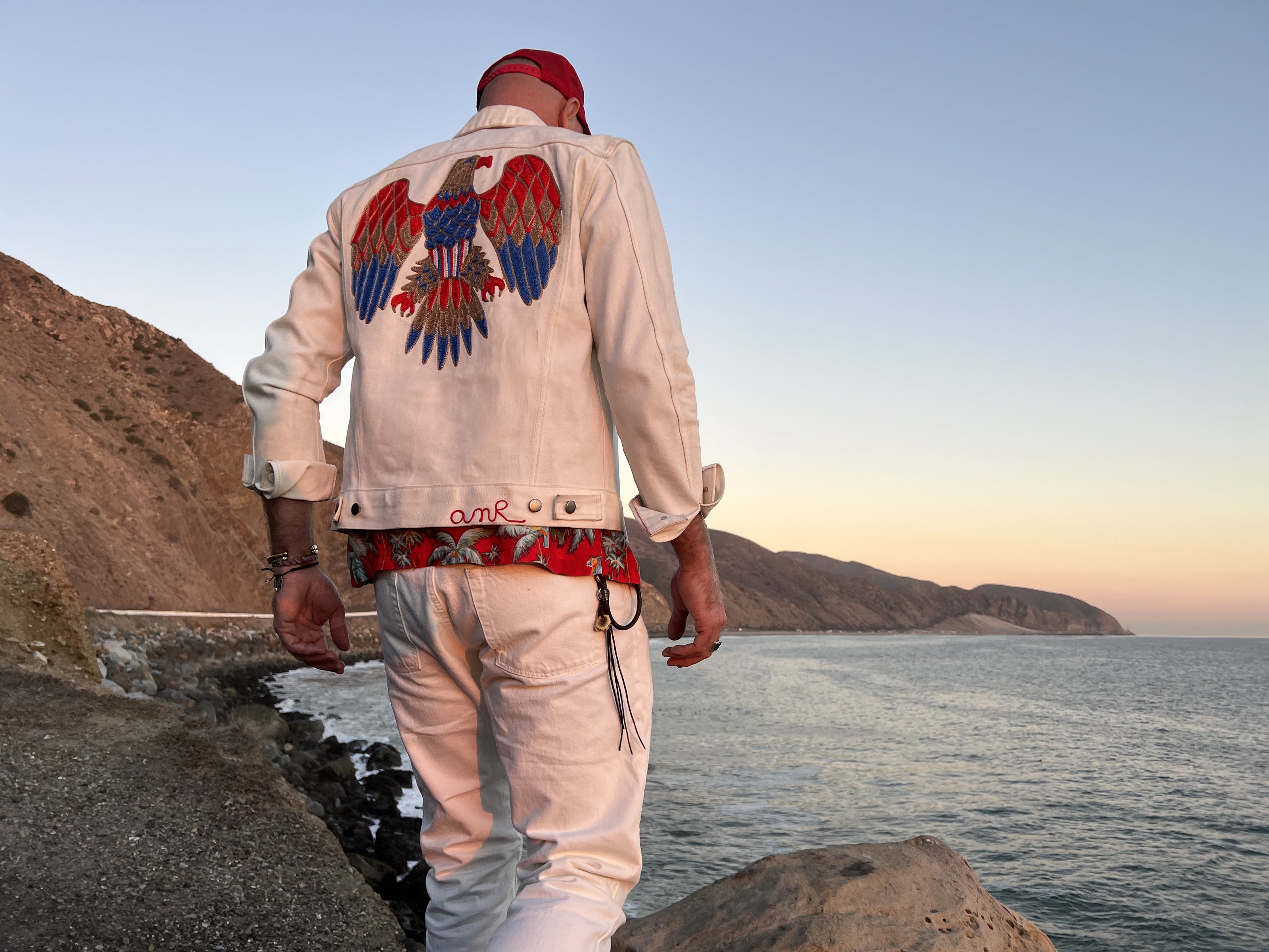 Live & Custom Chainstitch Embroidery in Los Angeles and Australia hero photo